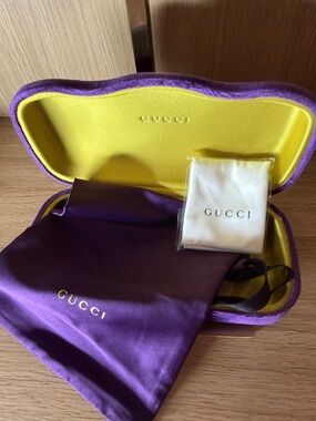 Gucci Purple Velvet Accessory Case with lime Yellow Interior. Case, dusty,wiper